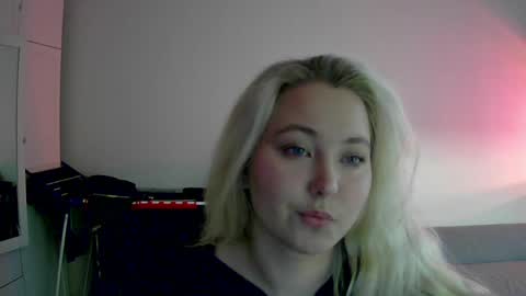 Snapshot of milena391630 chatting on May 2, 6:02 pm Milena new nonude shy blonde natural online show from May 2, 6:02 pm