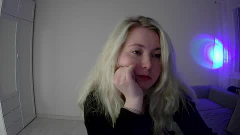 Snapshot of milena391630 chatting on May 13, 9:00 pm Milena new nonude shy blonde natural online show from May 13, 9:00 pm