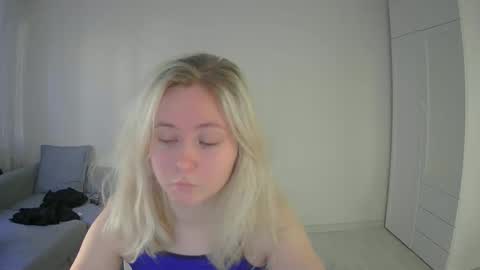 Snapshot of milena391630 chatting on May 18, 6:14 pm Milena new nonude shy blonde natural online show from May 18, 6:14 pm