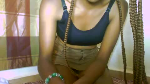 Snapshot of milennah chatting on May 27, 6:21 am milennah online show from May 27, 6:21 am