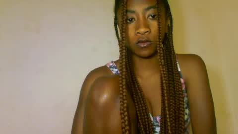Snapshot of milennah chatting on June 6, 10:53 am milennah online show from June 6, 10:53 am
