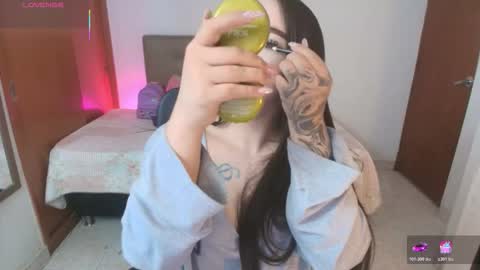 Miley online show from March 26, 2:11 pm