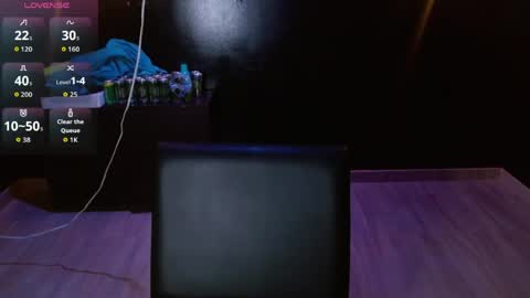 Snapshot of miley_clarck chatting on June 6, 8:13 pm Miley online show from June 6, 8:13 pm