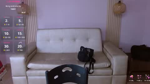 Snapshot of miley_clarck chatting on June 20, 8:33 pm Miley online show from June 20, 8:33 pm