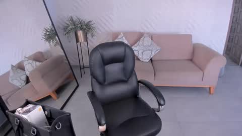 Miley Cruz  IG miley model23 online show from October 11, 7:12 pm