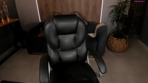 Miley Cruz  IG miley model23 online show from October 30, 9:59 pm