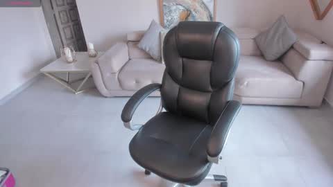 Miley Cruz  IG miley model23 online show from January 10, 7:15 pm