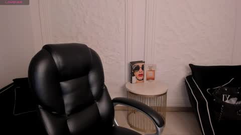 Miley Cruz  IG miley model23 online show from April 4, 7:44 pm