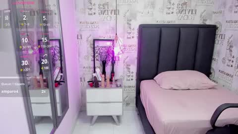 MILEY  online show from January 20, 12:28 pm