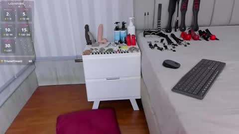 MILEY  online show from March 19, 6:17 am