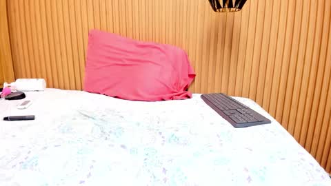 Snapshot of mileyjoas chatting on November 23, 12:32 am MILEY online show from November 23, 12:32 am