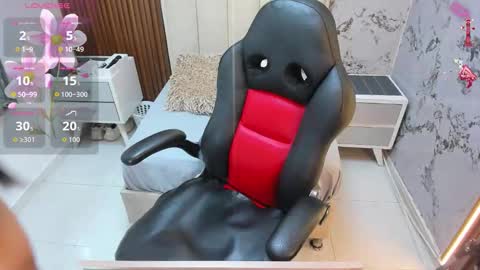 MILEY online show from February 21, 7:37 pm