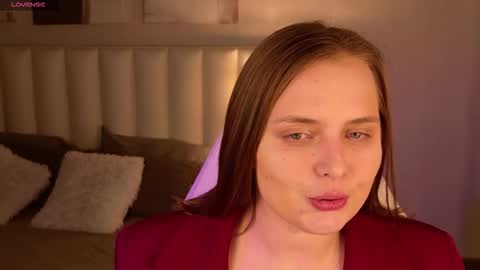 Snapshot of mileylovelyx chatting on November 17, 1:11 am mileylovelyx online show from November 17, 1:11 am