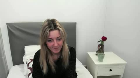 Snapshot of mileytop chatting on February 4, 9:20 pm MileyTop online show from February 4, 9:20 pm