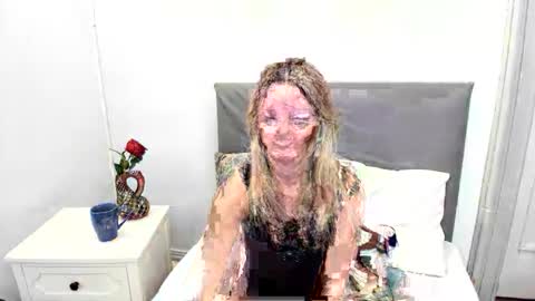 Snapshot of mileytop chatting on February 12, 9:21 pm MileyTop online show from February 12, 9:21 pm