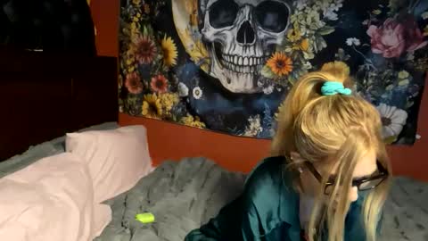 milf4everjenna online show from February 23, 9:34 pm