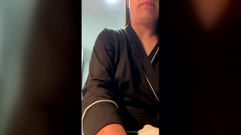 Snapshot of milf__pretty chatting on May 29, 10:35 am Melissa online show from May 29, 10:35 am