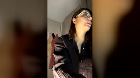 Snapshot of milf__pretty chatting on May 31, 9:38 am Melissa online show from May 31, 9:38 am