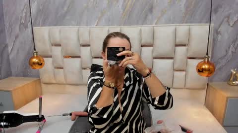 Snapshot of milf_drip chatting on June 1, 12:07 pm Lili online show from June 1, 12:07 pm