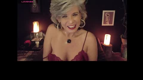Snapshot of milf_ette chatting on May 12, 1:47 am Fabiola online show from May 12, 1:47 am