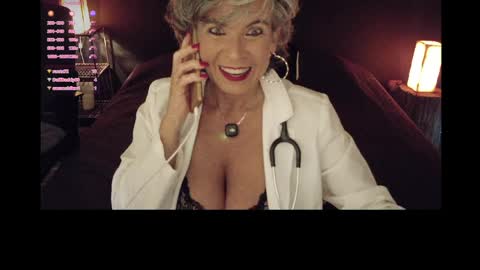 Snapshot of milf_ette chatting on May 26, 1:12 am Fabiola online show from May 26, 1:12 am