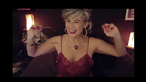 Snapshot of milf_ette chatting on June 3, 12:35 am Fabiola online show from June 3, 12:35 am