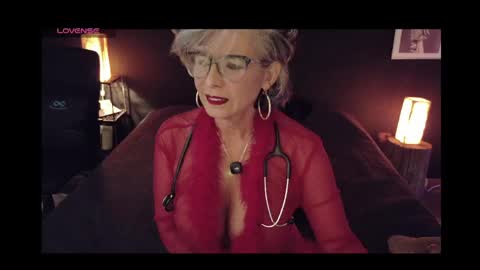Snapshot of milf_ette chatting on June 7, 4:55 pm Fabiola online show from June 7, 4:55 pm