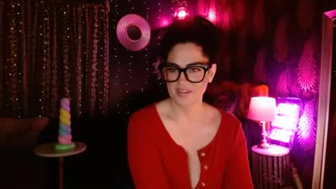 Snapshot of milf_lacey chatting on August 6, 2:02 am Milf Lacey online show from August 6, 2:02 am
