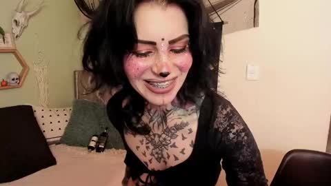 Snapshot of milf_onlyseduction chatting on June 5, 1:39 pm Isabella online show from June 5, 1:39 pm