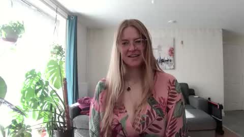 Milf Tara36 online show from September 29, 9:47 am