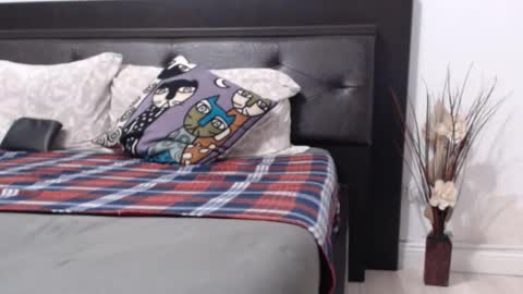 milfa online show from October 6, 3:59 am