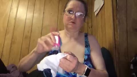 Snapshot of milfmichelle69 chatting on March 19, 2:43 pm milfmichelle69 online show from March 19, 2:43 pm