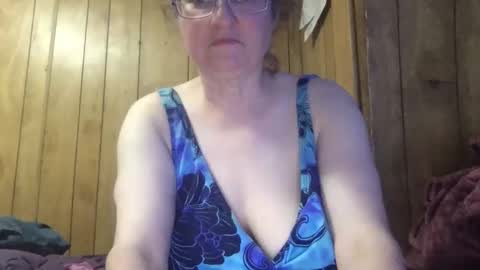 Snapshot of milfmichelle69 chatting on March 22, 3:21 am milfmichelle69 online show from March 22, 3:21 am