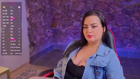 Snapshot of milfrosa_ chatting on November 18, 10:25 pm milfrosa_ online show from November 18, 10:25 pm