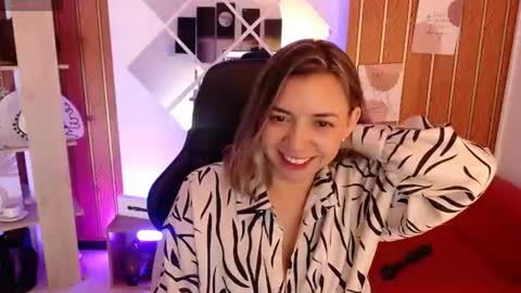 Snapshot of milfsecret69 chatting on July 7, 11:14 am Sara online show from July 7, 11:14 am