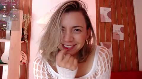Snapshot of milfsecret69 chatting on July 19, 11:14 am Sara online show from July 19, 11:14 am