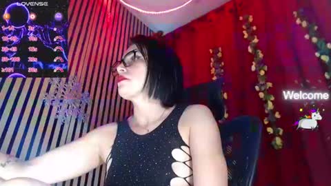 Snapshot of milfsexx_ chatting on August 5, 10:44 pm Andrea online show from August 5, 10:44 pm