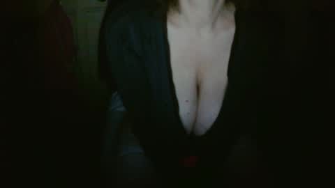 Snapshot of milfytitts chatting on March 21, 11:37 am MilfyTitts online show from March 21, 11:37 am