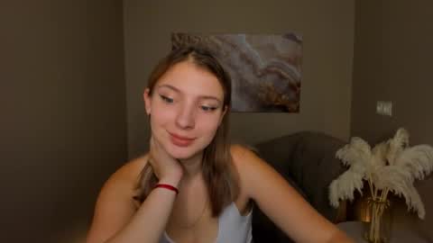 Snapshot of milinafox chatting on September 22, 1:18 am milinafox online show from September 22, 1:18 am