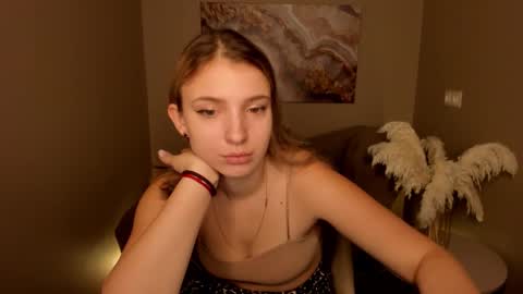 Snapshot of milinafox chatting on September 25, 1:20 am milinafox online show from September 25, 1:20 am
