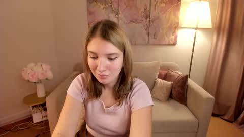 Snapshot of milinafox chatting on October 10, 1:04 am milinafox online show from October 10, 1:04 am
