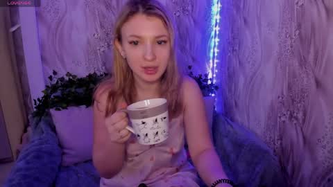 milinafox online show from April 4, 4:33 am