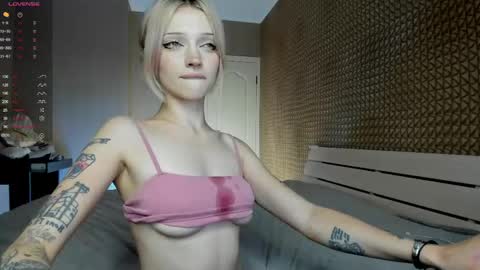 Snapshot of milinamarvelous chatting on May 20, 1:45 am Mila 3 aka Deepthroat World Champion online show from May 20, 1:45 am