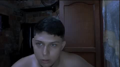 milk_boy25 online show from October 23, 9:46 pm