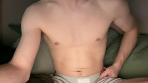 Snapshot of milkedboy964 chatting on February 12, 5:13 am milkedboy964 online show from February 12, 5:13 am