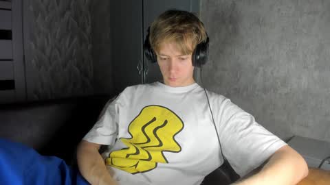 Isaac online show from February 6, 4:10 am