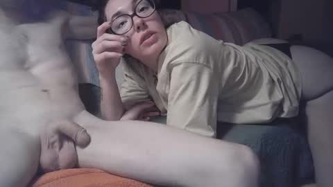 milknhunnny online show from December 22, 4:42 am