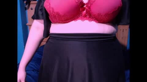 Snapshot of milky_marilynne chatting on April 14, 9:32 pm Marilynne online show from April 14, 9:32 pm