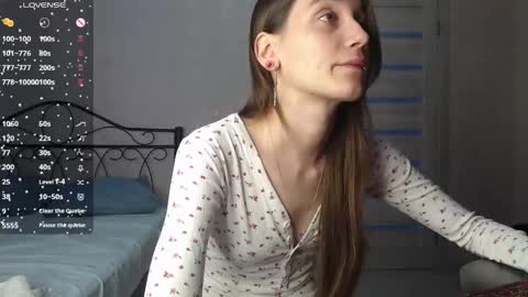 Snapshot of milky_way_rrr chatting on April 21, 8:20 am Milky online show from April 21, 8:20 am