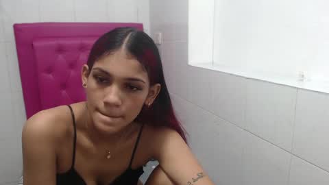 Snapshot of milkyway_18 chatting on December 22, 12:05 pm milkyway_18 online show from December 22, 12:05 pm